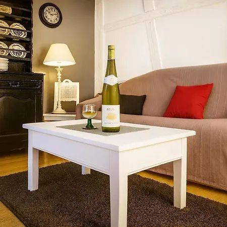 Dans Maison Alsacienne - 4 Pers. - Fr-1-744-57 *